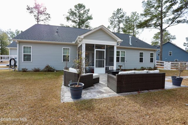 930 Winds Way, Aberdeen, NC 28315