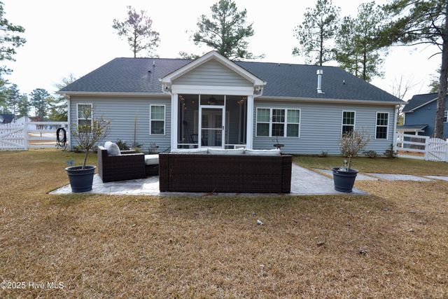 930 Winds Way, Aberdeen, NC 28315