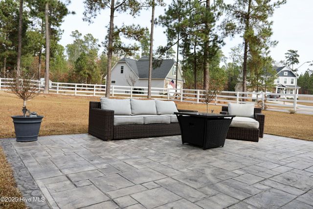 930 Winds Way, Aberdeen, NC 28315