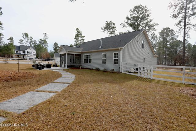 930 Winds Way, Aberdeen, NC 28315