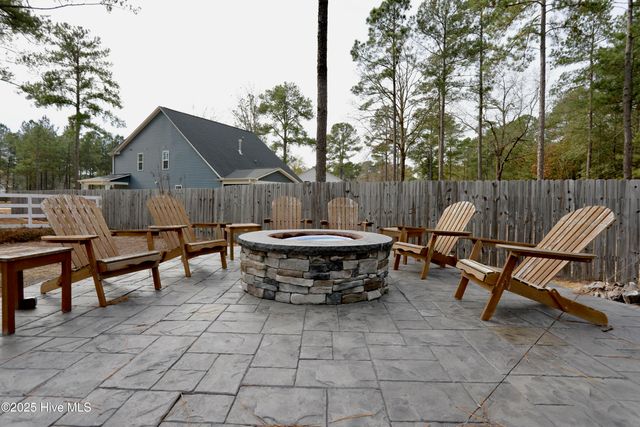 930 Winds Way, Aberdeen, NC 28315