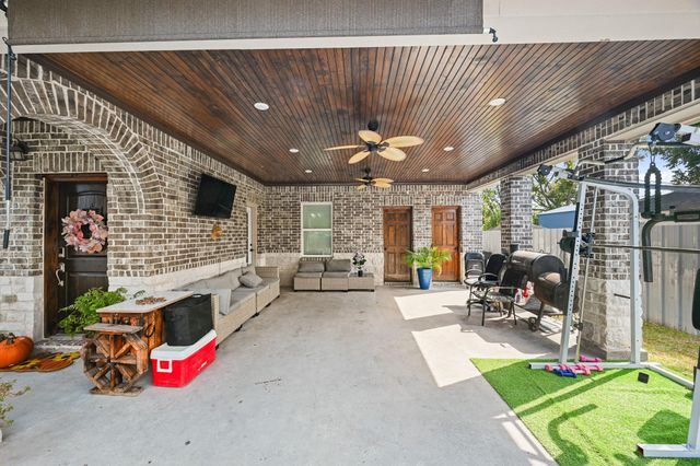 6518 Letcher Street, Houston, TX 77028