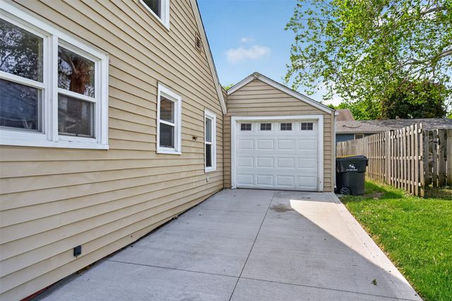 1133 Prairie Street, Adel, IA 50003
