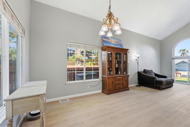 8510 Diamond Oak Way, Elk Grove, CA 95624
