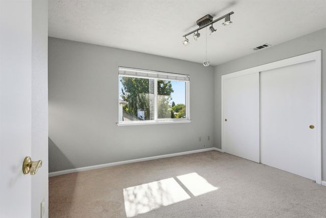 8510 Diamond Oak Way, Elk Grove, CA 95624
