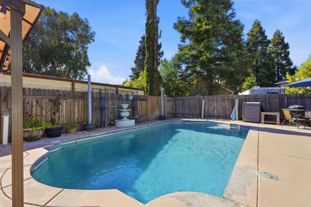 8510 Diamond Oak Way, Elk Grove, CA 95624