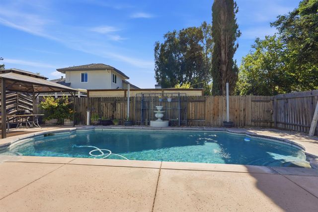 8510 Diamond Oak Way, Elk Grove, CA 95624