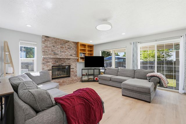 8510 Diamond Oak Way, Elk Grove, CA 95624