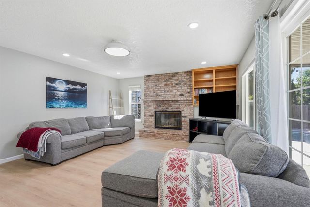 8510 Diamond Oak Way, Elk Grove, CA 95624