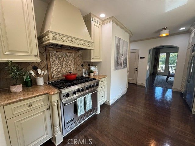 2110 Homet Road, San Marino, CA 91108