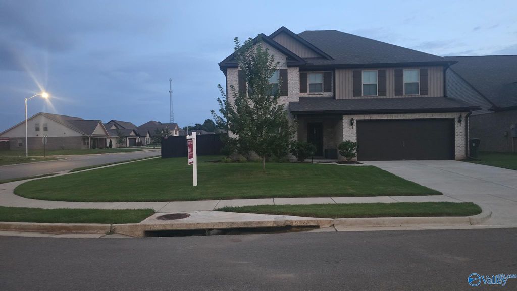 100 Huffman Street, Hazel Green, AL 35750