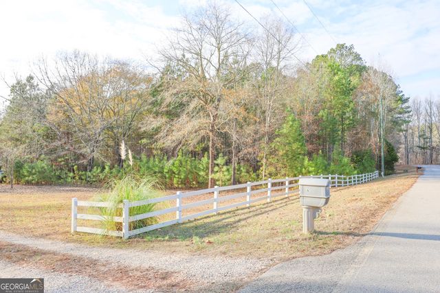 42 Deer Pointe Court, Lagrange, GA 30240