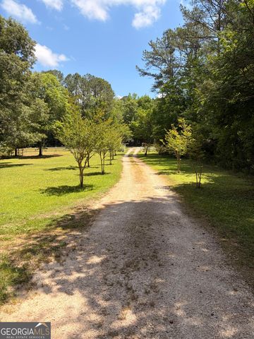 42 Deer Pointe Court, Lagrange, GA 30240