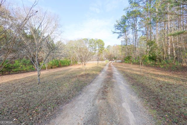 42 Deer Pointe Court, Lagrange, GA 30240