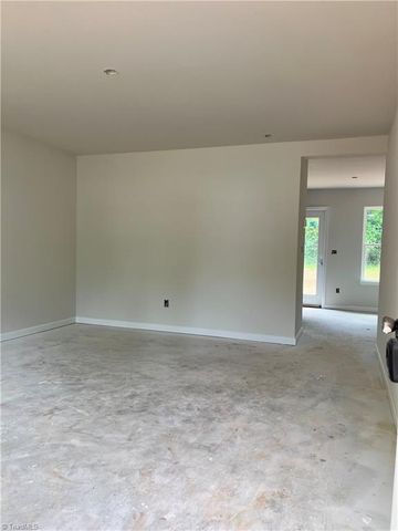 100 Longview Street, Lexington, NC 27295
