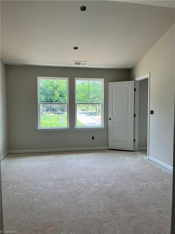 100 Longview Street, Lexington, NC 27295