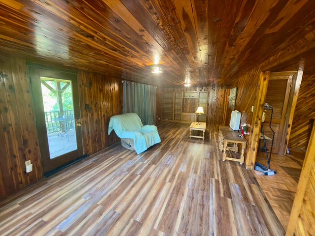 1493 Missouri Hollow Road, Monticello, KY 42633