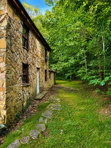 1493 Missouri Hollow Road, Monticello, KY 42633