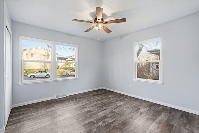 654 S Lucas Street, Iowa City, IA 52240