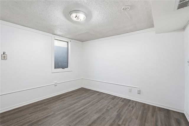 654 S Lucas Street, Iowa City, IA 52240