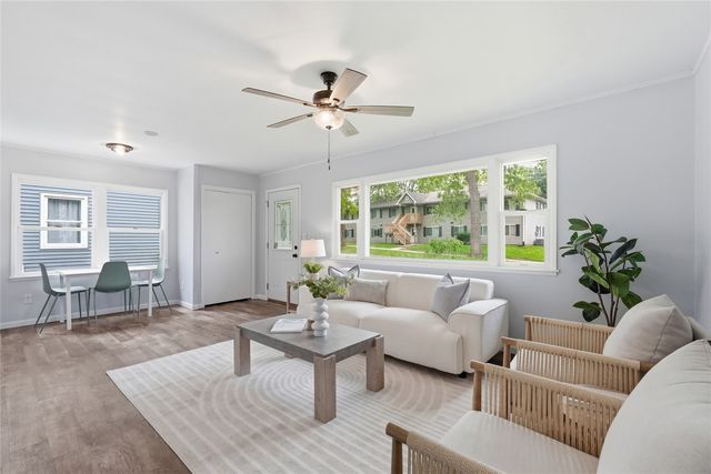 654 S Lucas Street, Iowa City, IA 52240
