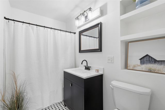 654 S Lucas Street, Iowa City, IA 52240