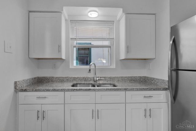 2518 Homestead Place, Cincinnati, OH 45211