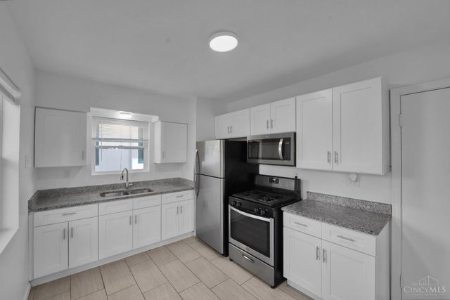 2518 Homestead Place, Cincinnati, OH 45211