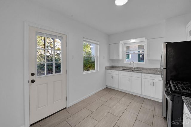 2518 Homestead Place, Cincinnati, OH 45211