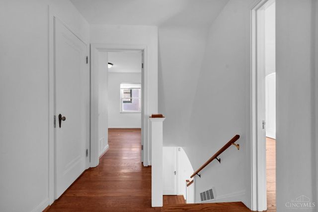 2518 Homestead Place, Cincinnati, OH 45211