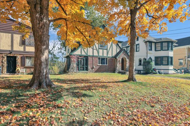 2518 Homestead Place, Cincinnati, OH 45211