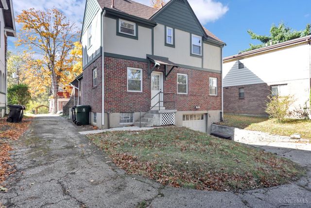 2518 Homestead Place, Cincinnati, OH 45211