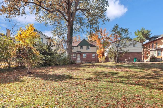 2518 Homestead Place, Cincinnati, OH 45211