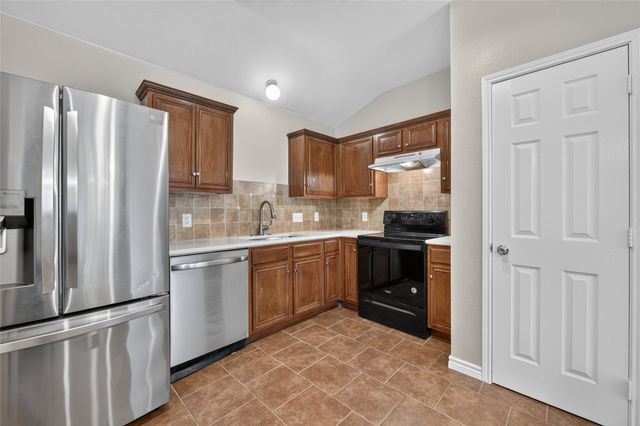 756 River Garden Drive, Fort Worth, TX 76114