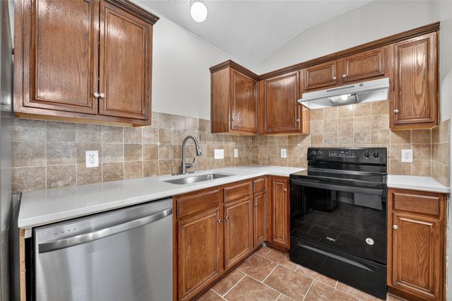 756 River Garden Drive, Fort Worth, TX 76114