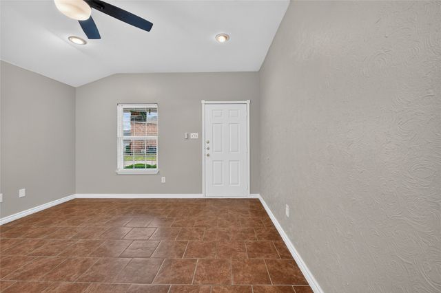756 River Garden Drive, Fort Worth, TX 76114