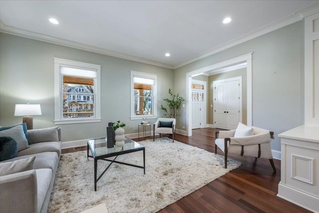 1218 Elmwood Avenue, Evanston, IL 60202