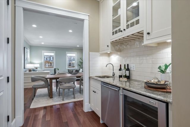 1218 Elmwood Avenue, Evanston, IL 60202