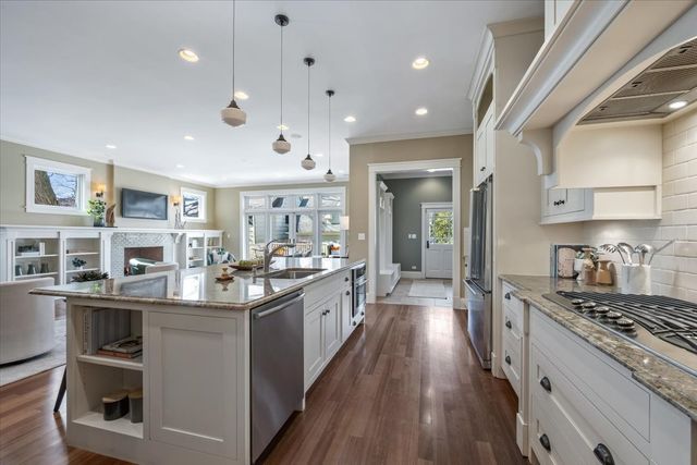 1218 Elmwood Avenue, Evanston, IL 60202