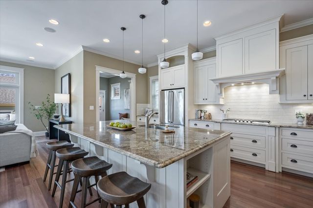 1218 Elmwood Avenue, Evanston, IL 60202