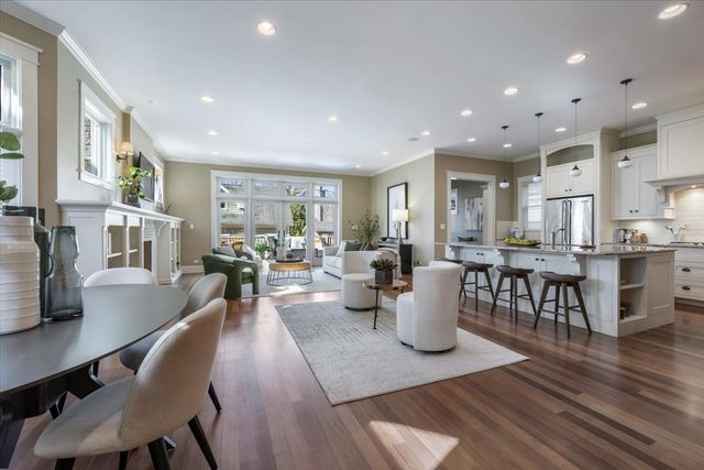 1218 Elmwood Avenue, Evanston, IL 60202