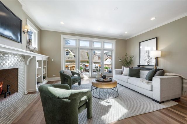 1218 Elmwood Avenue, Evanston, IL 60202