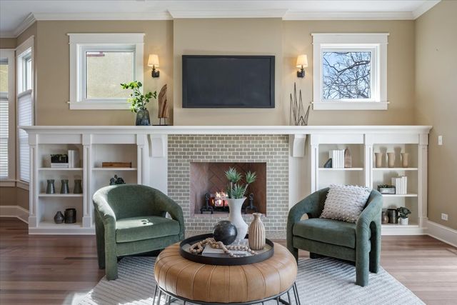 1218 Elmwood Avenue, Evanston, IL 60202