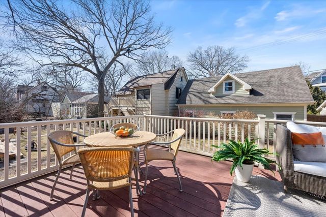 1218 Elmwood Avenue, Evanston, IL 60202