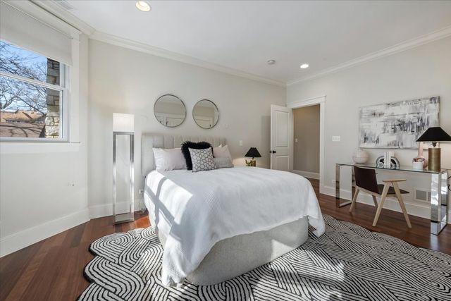 1218 Elmwood Avenue, Evanston, IL 60202