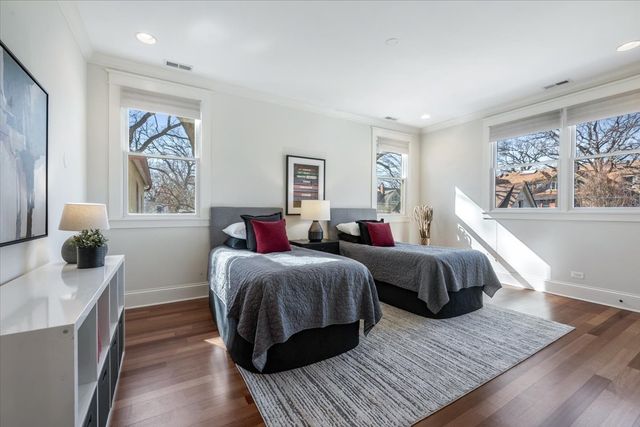 1218 Elmwood Avenue, Evanston, IL 60202