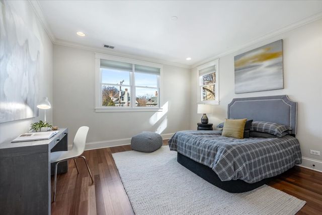 1218 Elmwood Avenue, Evanston, IL 60202