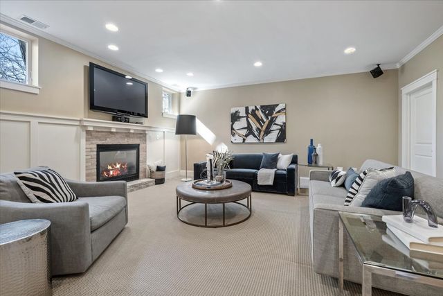 1218 Elmwood Avenue, Evanston, IL 60202