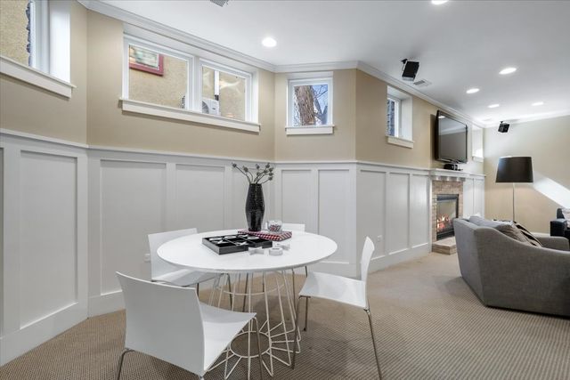 1218 Elmwood Avenue, Evanston, IL 60202