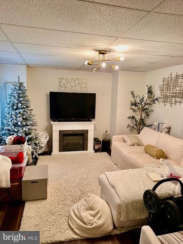 329 E SCULL ST, Lebanon, PA 17046